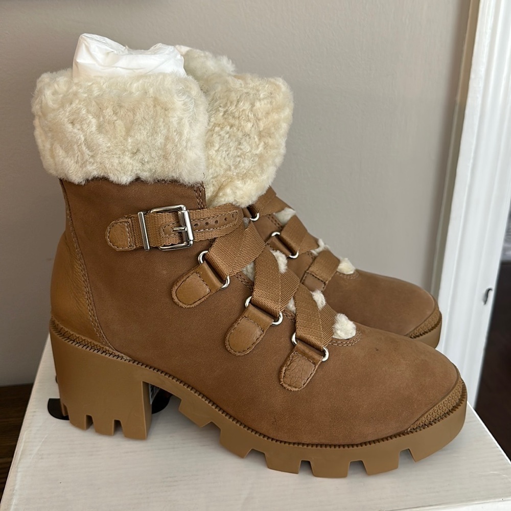 NEW Schutz Aretuza Sandstone Shearling Boot